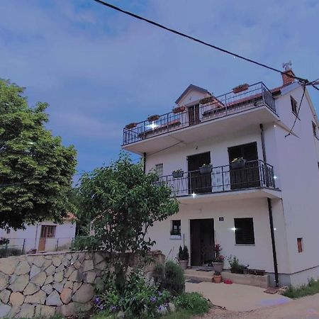 Mare Bed & Breakfast Vrlika Bagian luar foto