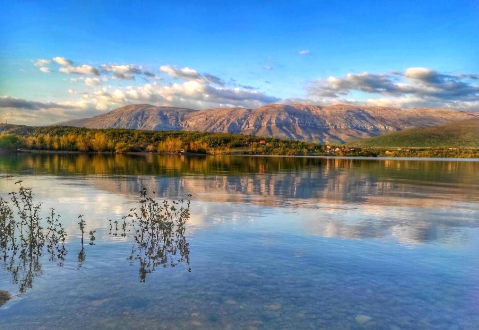 Mare Bed & Breakfast Vrlika Bagian luar foto